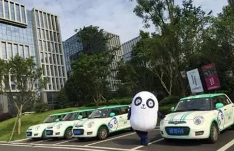 2025 年春晚有哪些让你印象深刻的妆容与服饰？